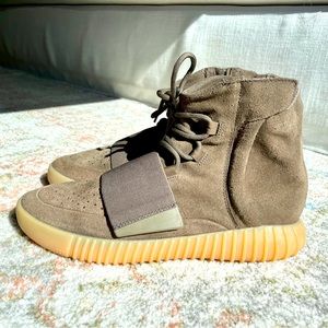 adidas Yeezy Boost 750 Light Brown Gum (Chocolate) - Size 10.5